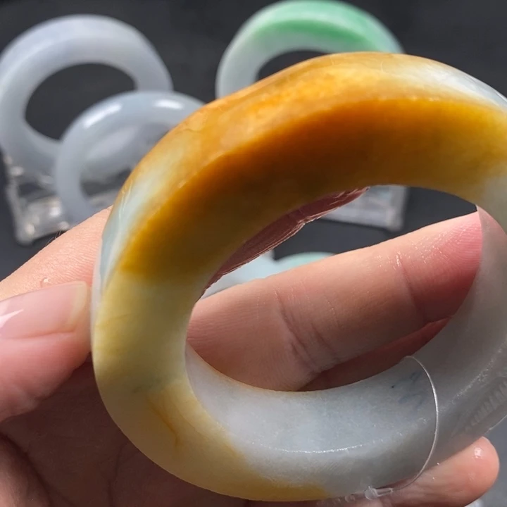 梅***庄定制翡翠未镶嵌翡翠