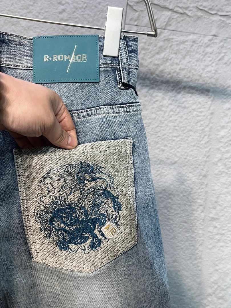 2025夏季男士牛仔短裤刺绣修身潮牌小脚裤休闲裤男士短裤ins百搭