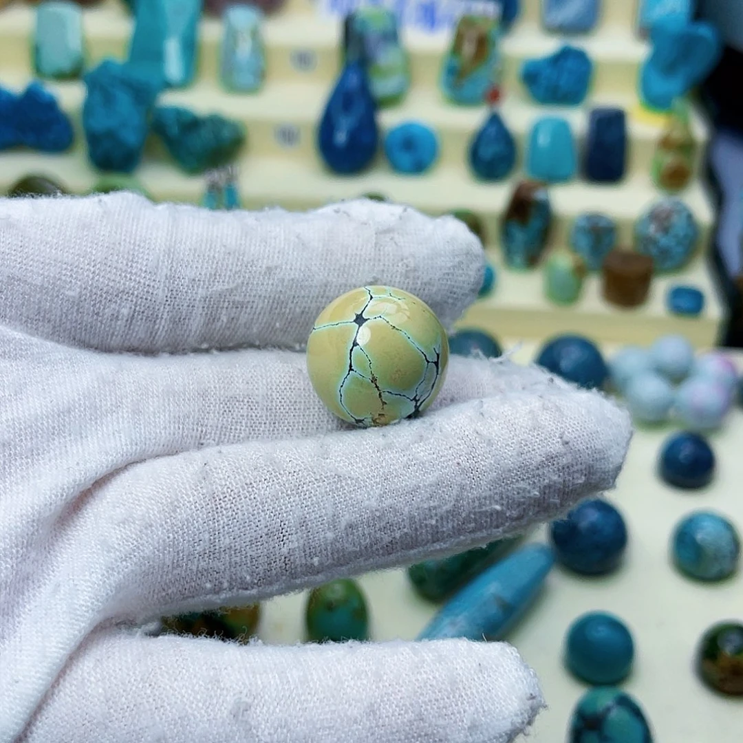 绿松石颈饰未镶嵌