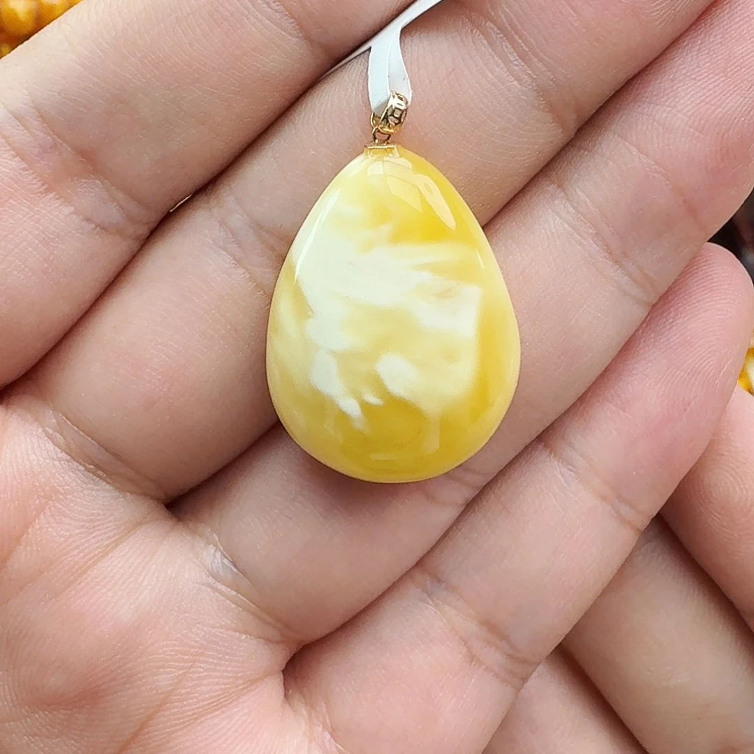 琥珀18K金镶嵌颈饰假一赔十，00