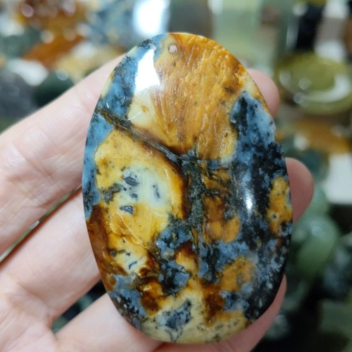 岫玉未镶嵌微瑕挂坠