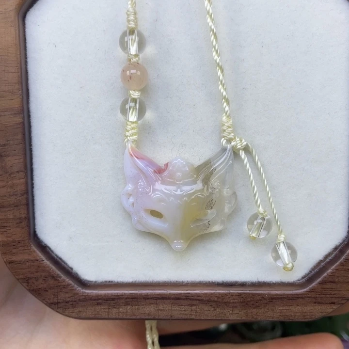 玛瑙/玉髓未镶嵌颈饰半妖倾城