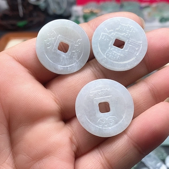 吊坠(不含链)未镶嵌翡翠一个60