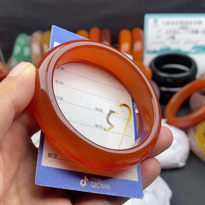 未镶嵌手镯石英质玉