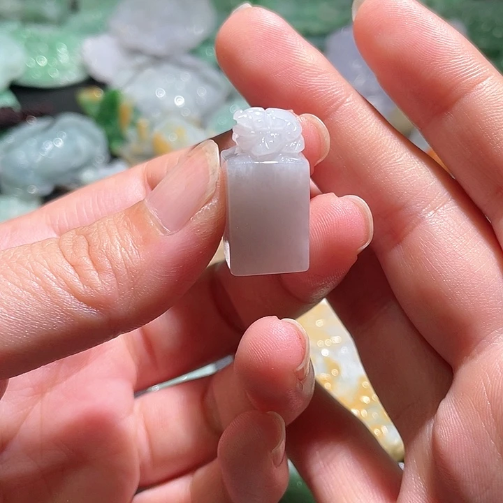 颈饰未镶嵌翡翠天