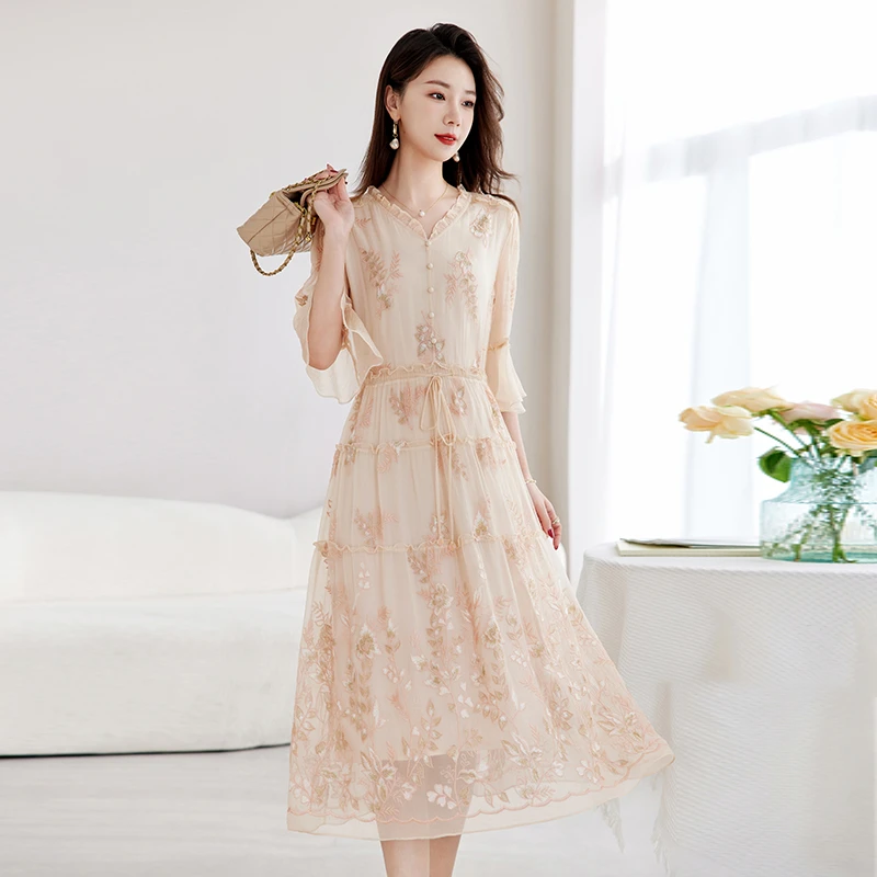 杭州真丝重工刺绣连衣裙女木耳边气质V领显瘦系带妈妈桑蚕丝长裙