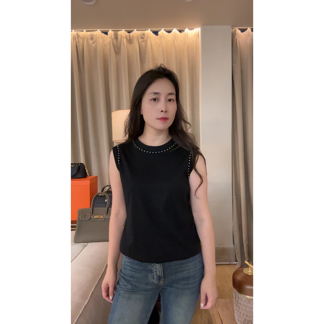 圆领无袖波点刺绣打底背心303193