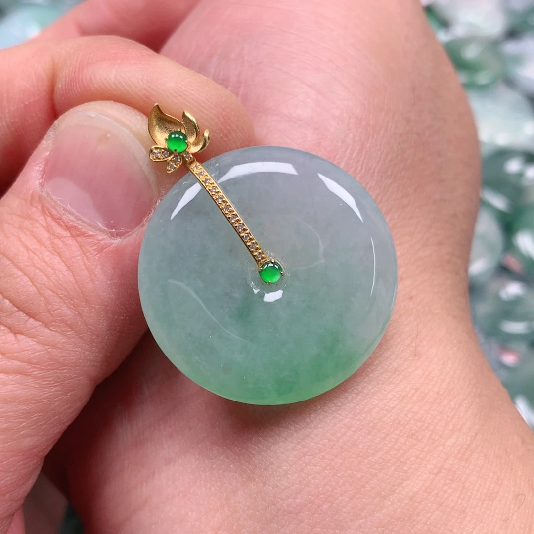 颈饰18K金镶嵌翡翠天然缅甸翡翠A货