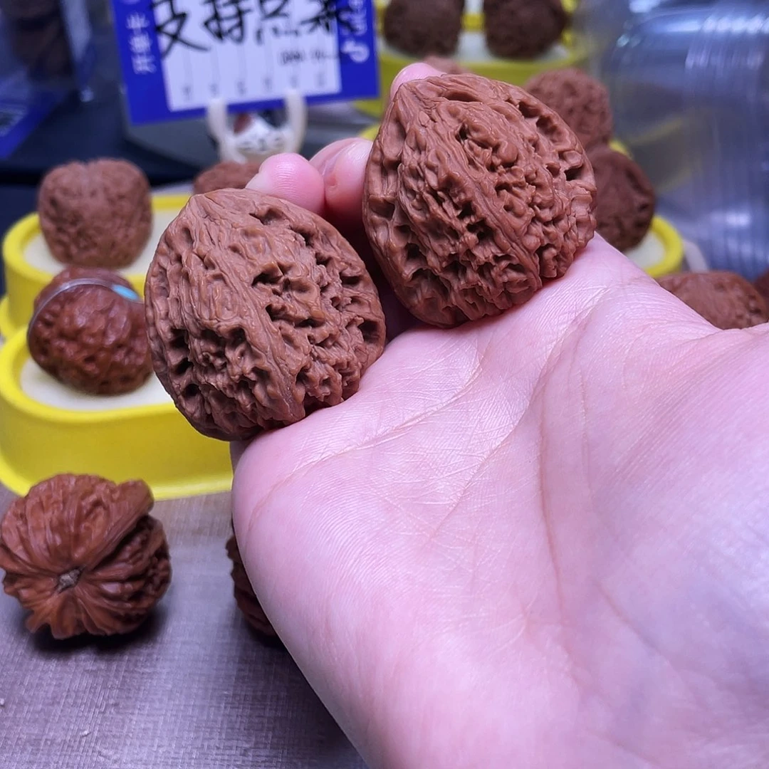 文玩核桃吊坠三角疆40全