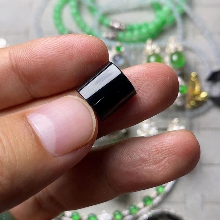 定制翡翠未镶嵌墨翠12*6.2mm