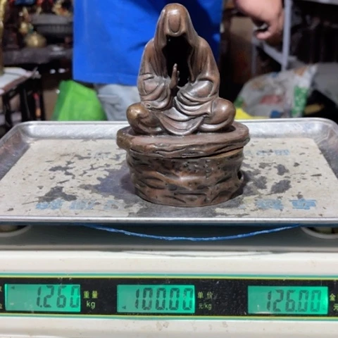 909000000000000000000