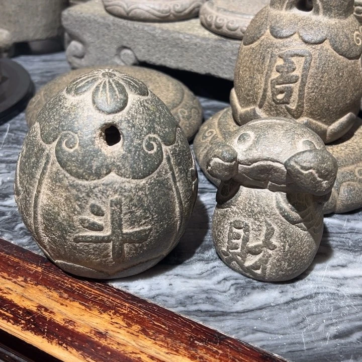 石材莆****方石权福建青石镇纸螃蟹