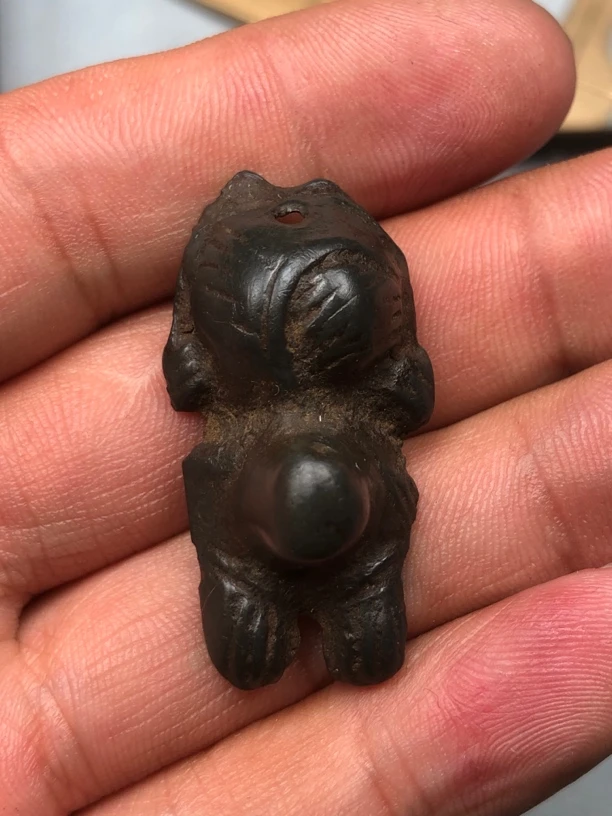 古色古香托甲雪狮