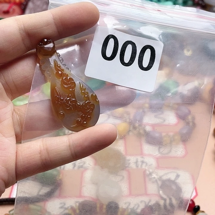 玛瑙/玉髓颈饰未镶嵌