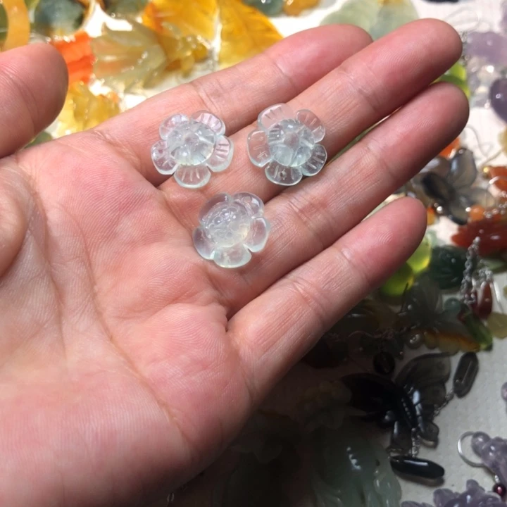 浴***生未镶嵌蛇纹石玉耳坠