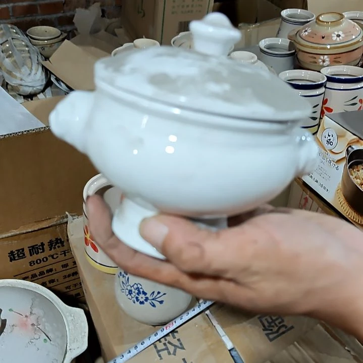 摆件盘子碗茶壶啥都有