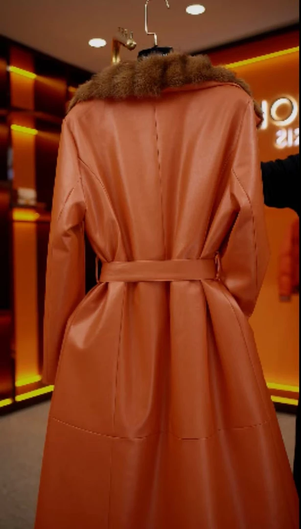 CC-高端收腰气质优雅皮羽绒服女百搭显瘦