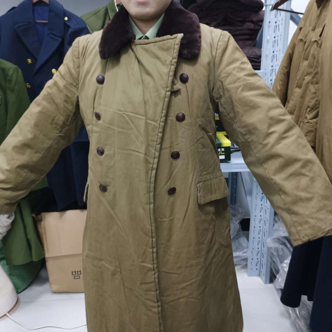 55土黄色人字纹大衣