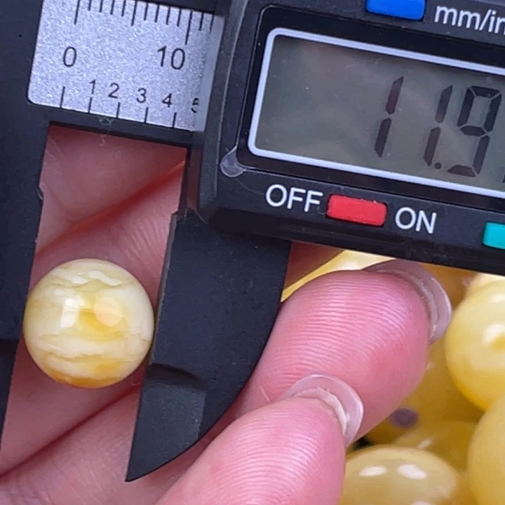 蜜蜡未镶嵌裸石微瑕292