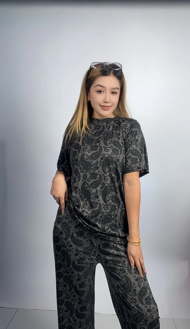 女生衣服运动时尚