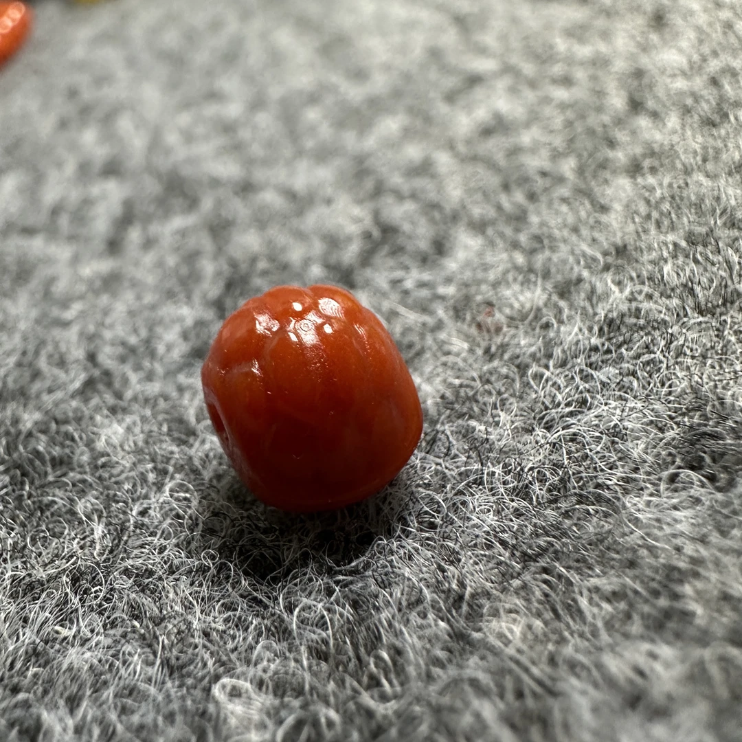 南红富甲单珠 直径8和10小小雕刻 精雕细琢