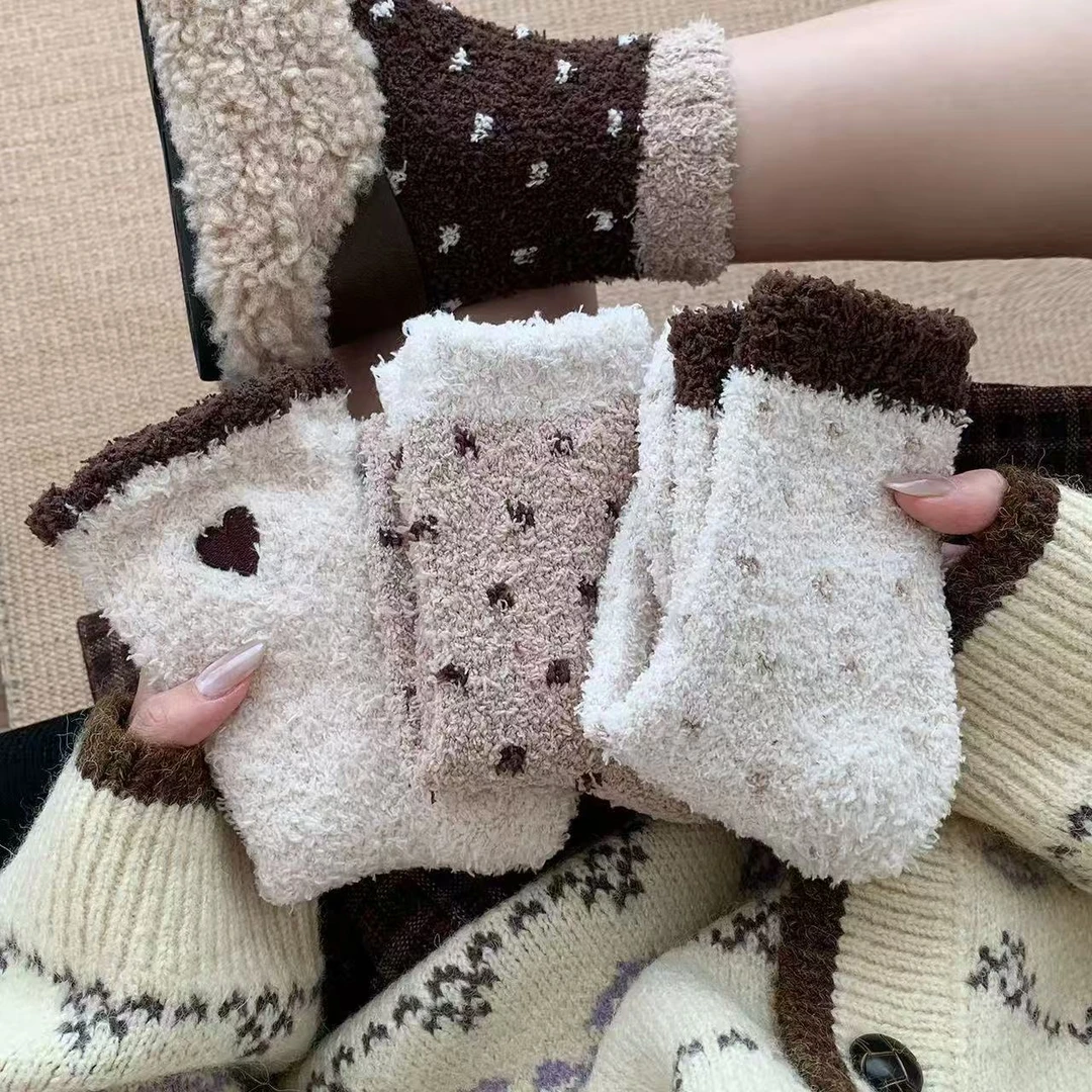 【4双装】居家必备"波点圆舞曲"柔软舒适的珊瑚绒地板袜-838