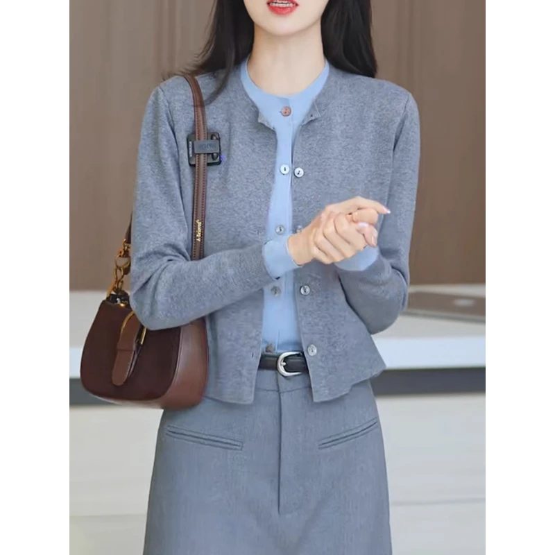 假两件舒适洋气韩系高端撞色单排扣2025早秋上衣针织开衫长袖休闲