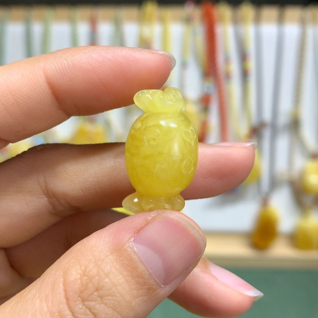 蜜蜡裸石未镶嵌配饰