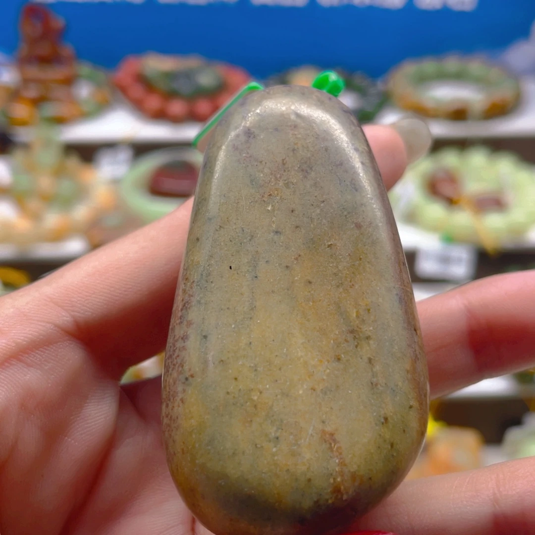 未镶嵌透闪石质玉把件