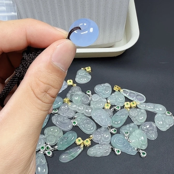 翡翠未镶嵌颈饰40