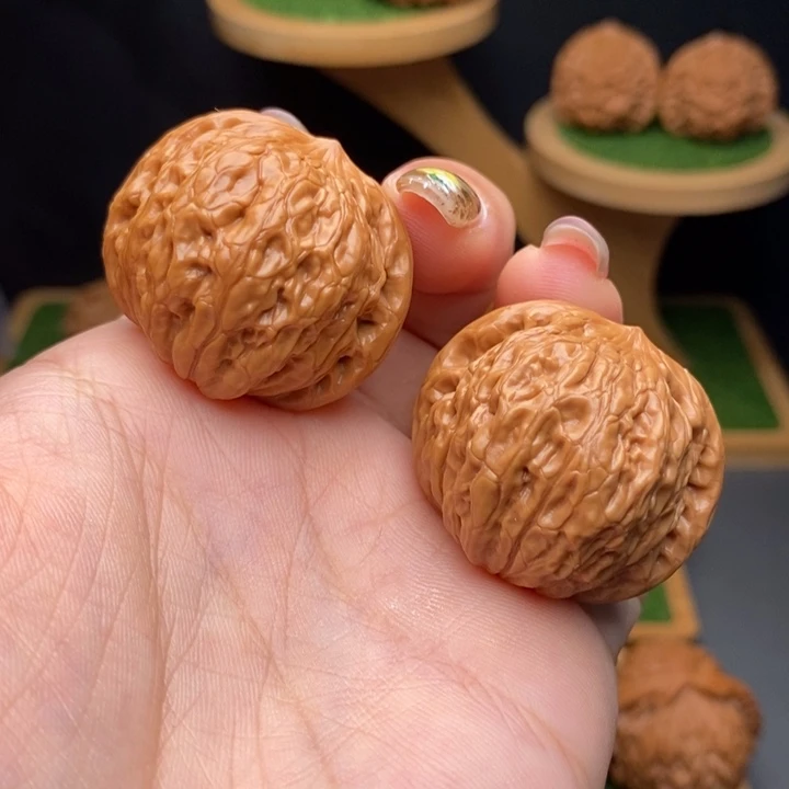 是****文玩核桃把件铁锤妹妹