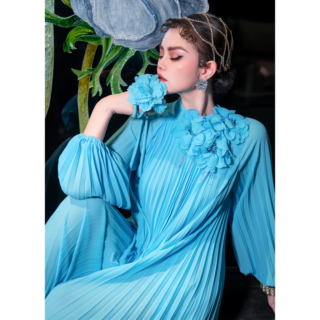 ZEROYK法式高端名媛气质连衣裙高级感独特设计花朵修身显瘦百褶裙