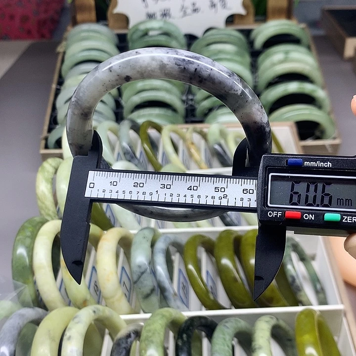 未镶嵌蛇纹石玉手镯26