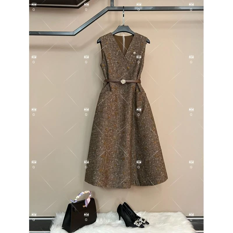 【齐】复古风显瘦默认款式连衣裙女装轻奢秋冬时尚 H-1638