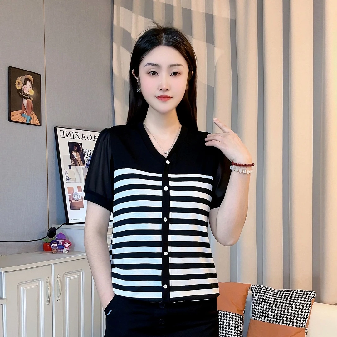 夏季新款宽松显瘦减龄百搭黑白条纹拼接时尚气质休闲薄款短袖小衫