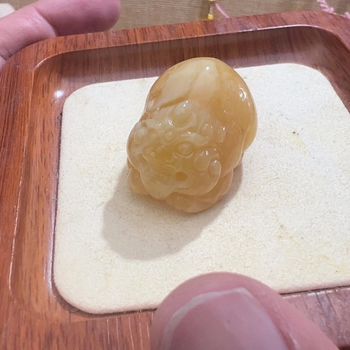 未镶嵌琥珀裸石10.9克貔貅