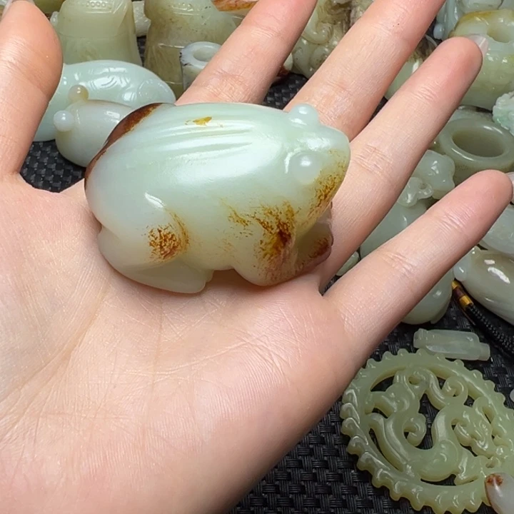 颈饰未镶嵌和田玉（青白玉）随**欲