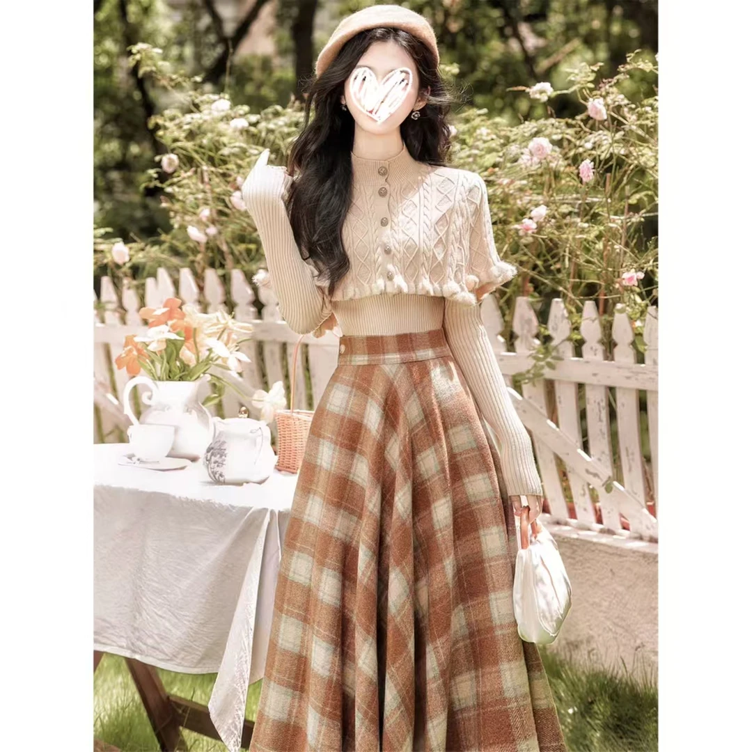 Y5356秋冬法式富家千金气质小香风斗篷毛衣配高腰格子半身裙套装