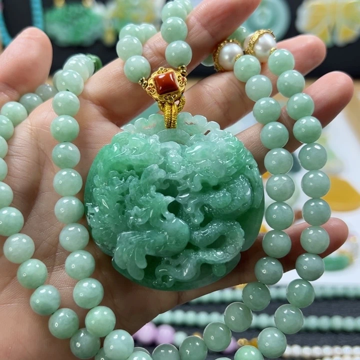 颈饰未镶嵌翡翠吊坠