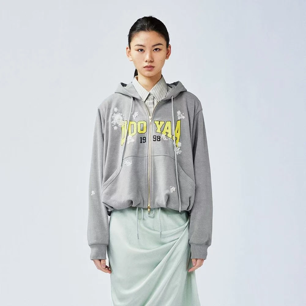 UOOYAA/乌丫25春季新款「愉悦的REMAKE」华丽钉珠花苞卫衣外套3299