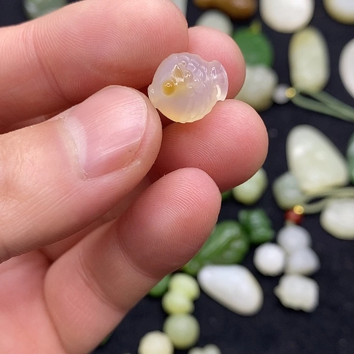 玛瑙/玉髓配饰未镶嵌游**去