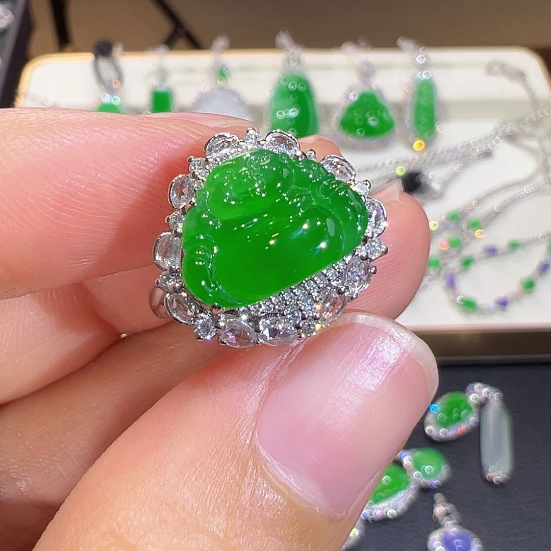 翡翠18K金镶嵌戒指