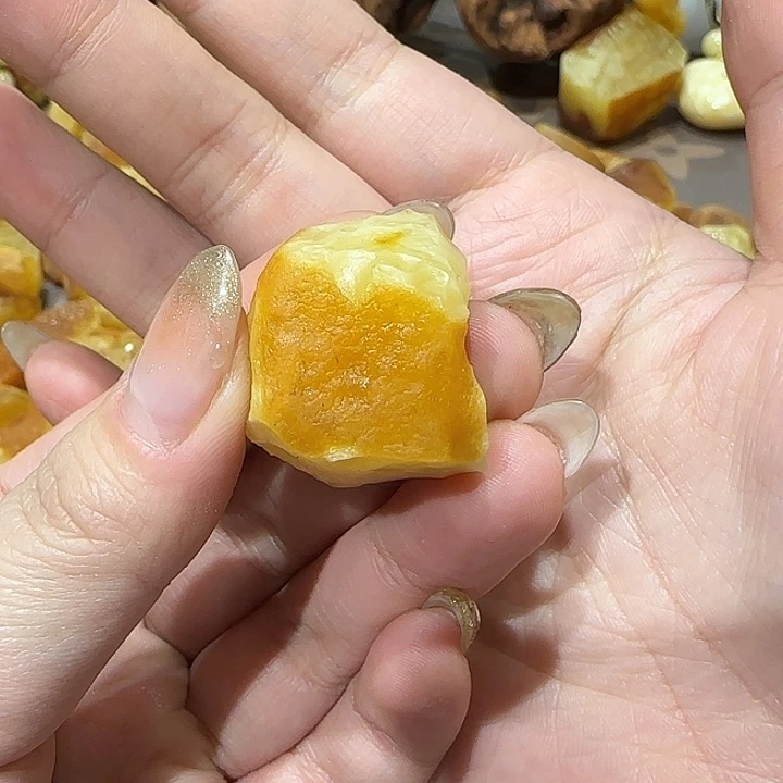 ****咪定制琥珀未镶嵌蜜蜡