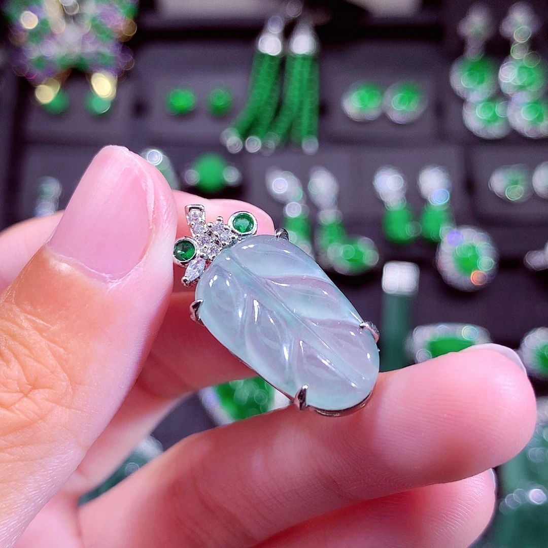 颈饰未镶嵌翡翠天然