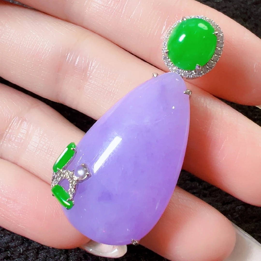 翡翠18K金镶嵌颈饰签收后24小时鉴赏期，过时不退