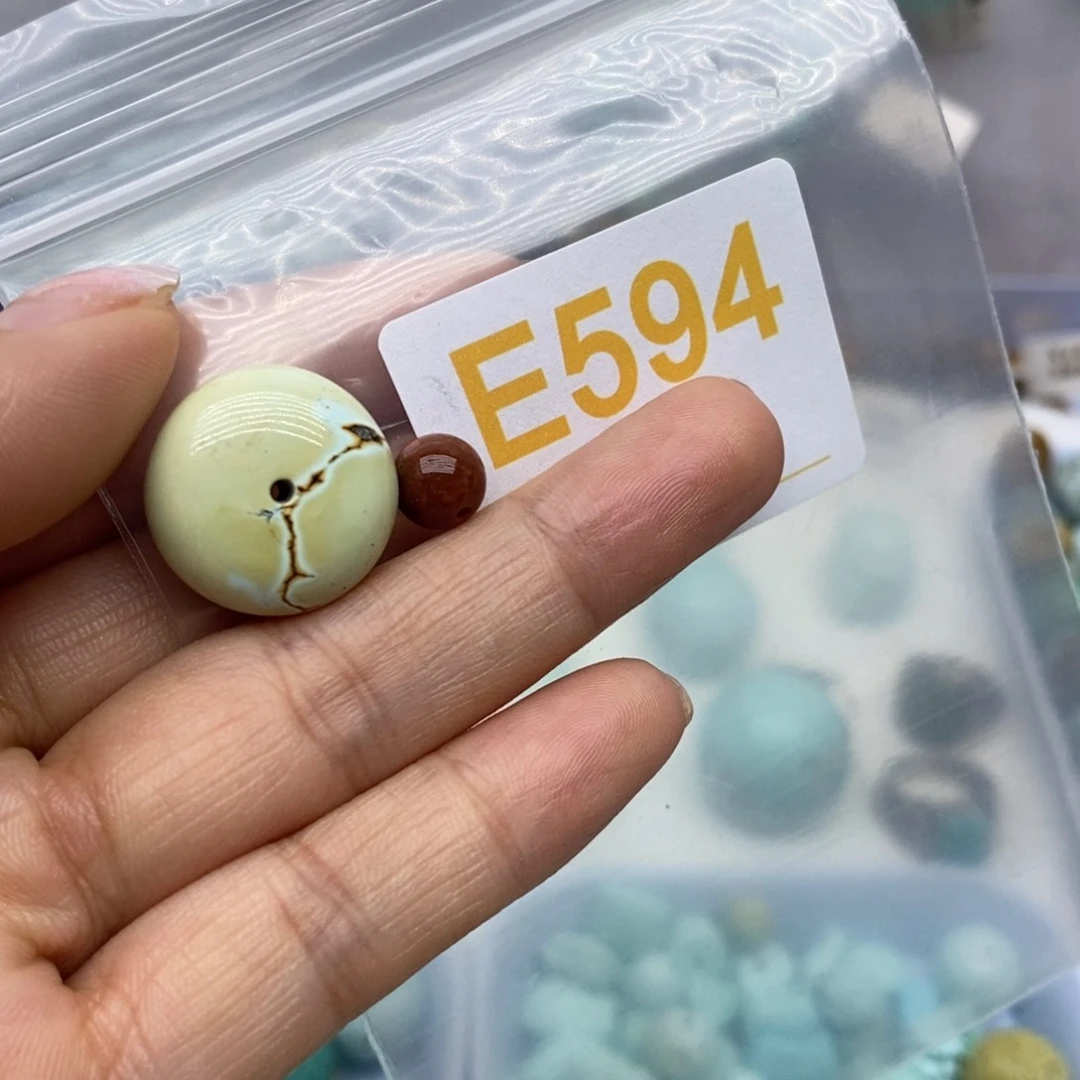 未镶嵌南红玛瑙珠宝奇石