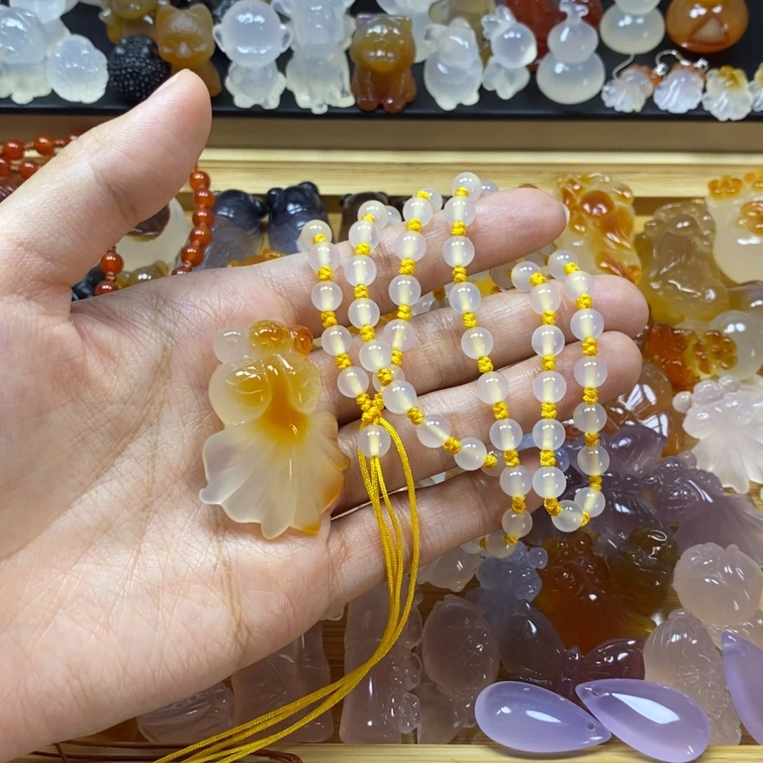 玛瑙/玉髓颈饰未镶嵌?*