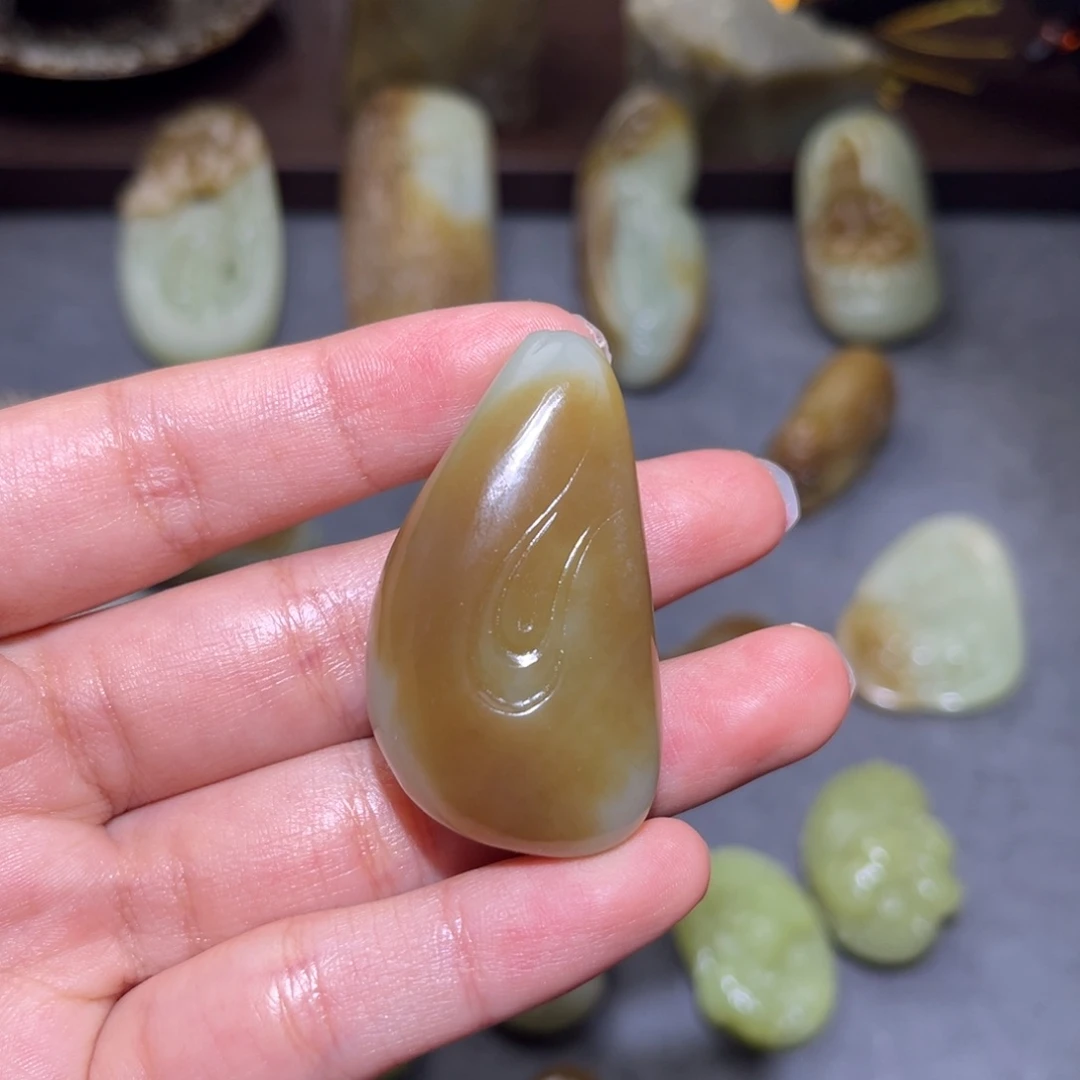 和田玉（糖玉）未镶嵌挂件