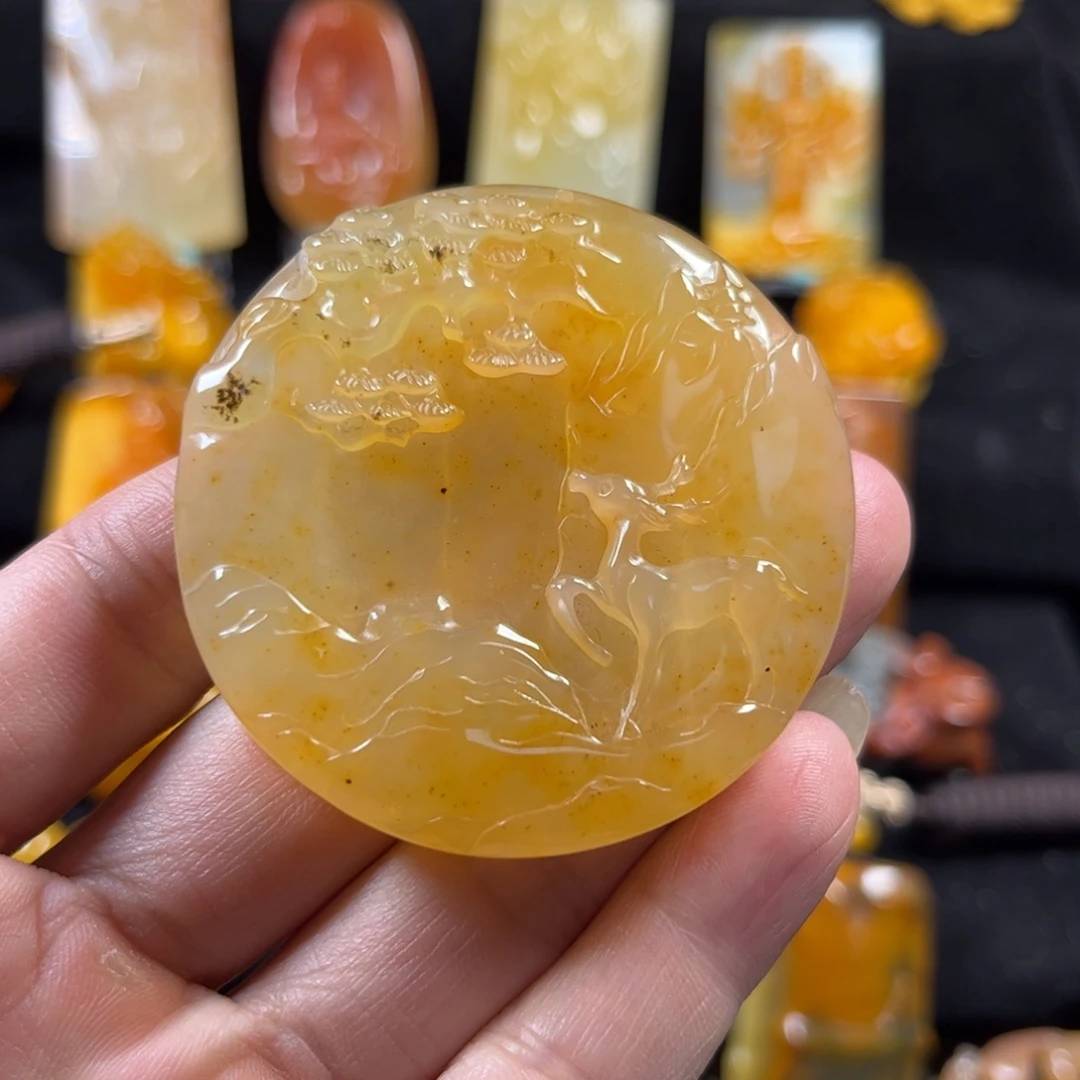 石英质玉（黄龙玉）未镶嵌颈饰