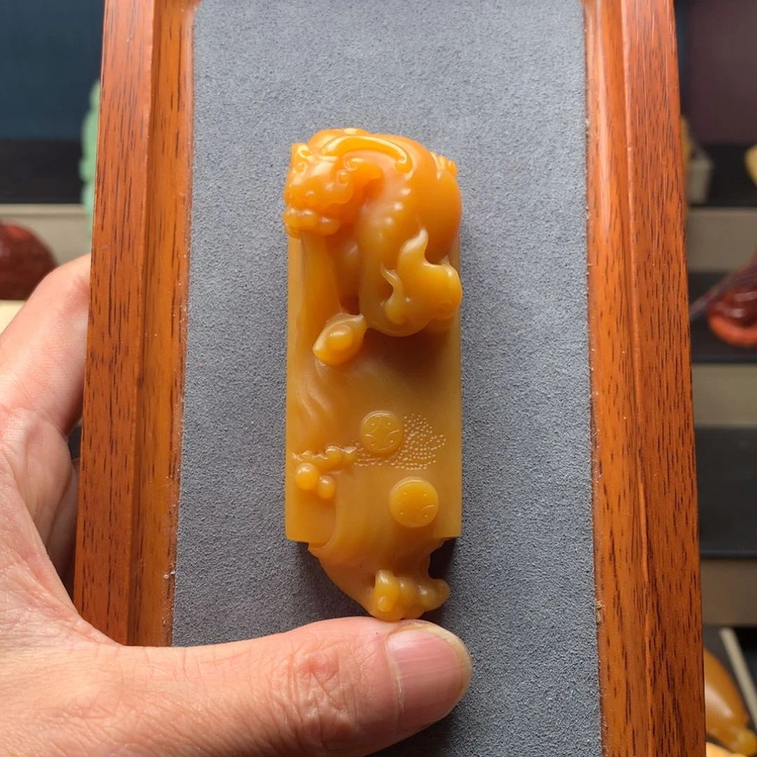 石英质玉配饰未镶嵌知****进